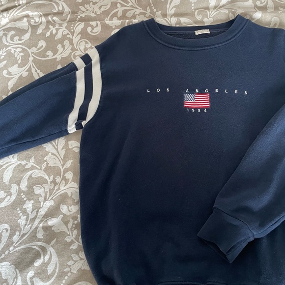 Brandy Melville Navy Blue Los Angeles 1984 Crew Neck Sweater - Picture 3 of 3